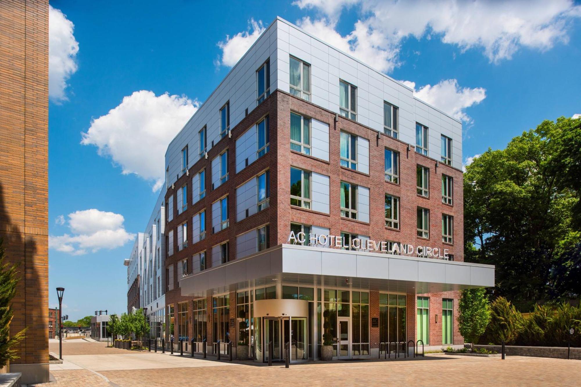 Ac Hotel By Marriott Boston Cleveland Circle Eksteriør billede